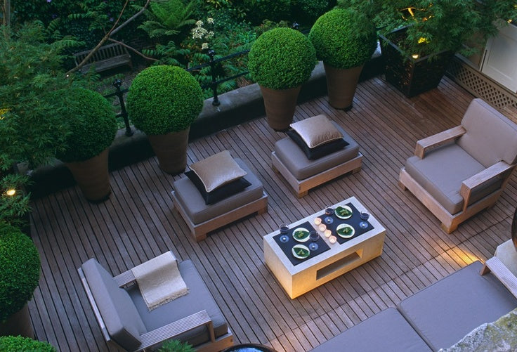 Elevate Your Balcony Aesthetics: How Artificial Hedge Boxes Can Transform Your Urban Oasis